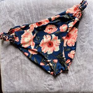 NWOT!! Bikini Bottoms 👙